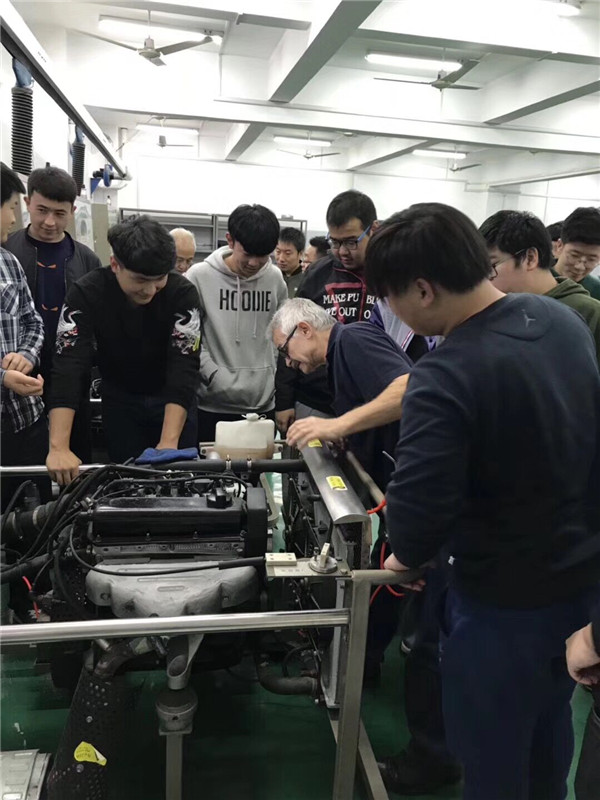 德国汽修大师来校教学3.jpg